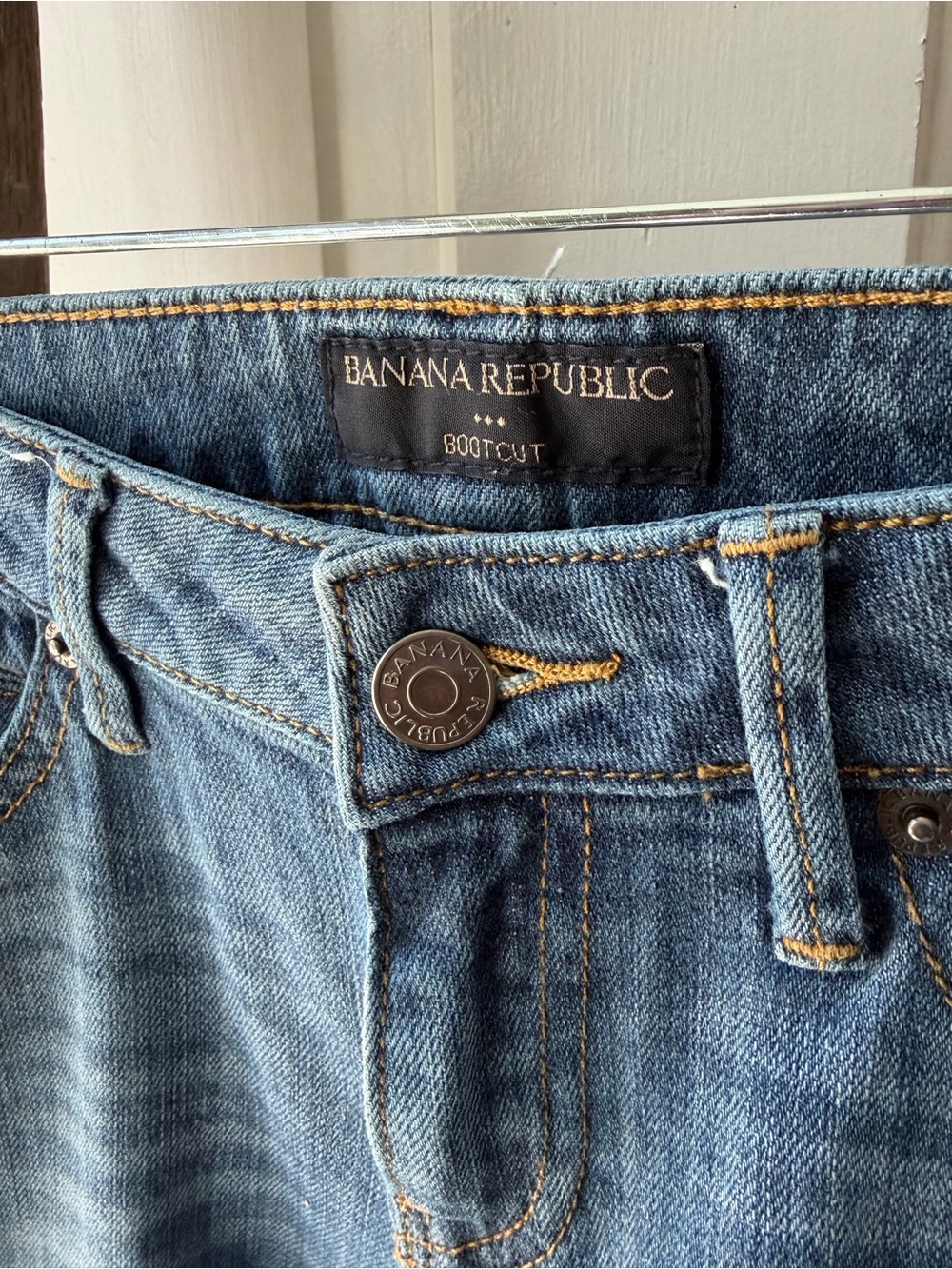 Banana Republic Women’s Bootcut Jeans - Blue Wash - Picture 2 of 9